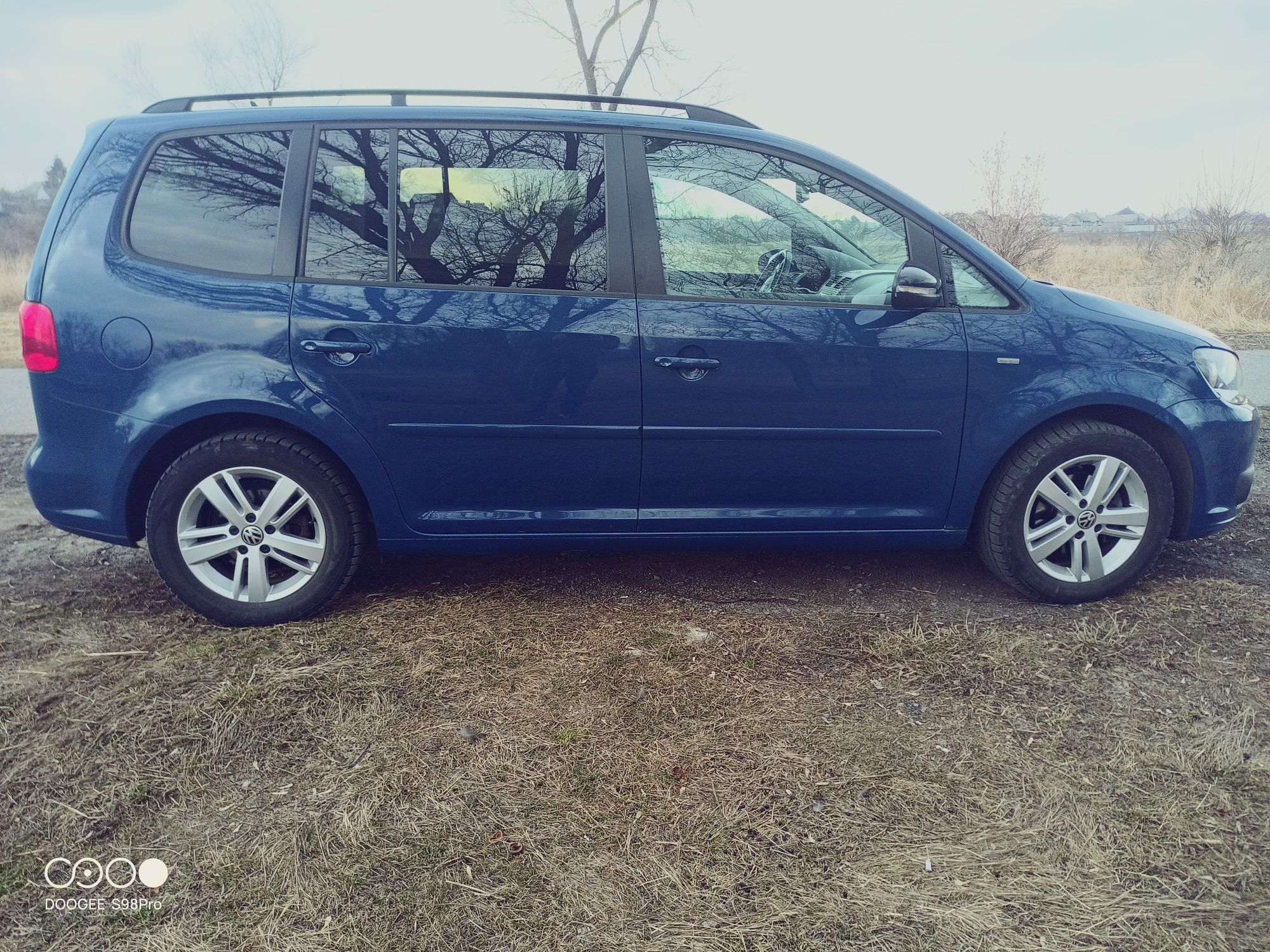 Volkswagen Touran 2012г