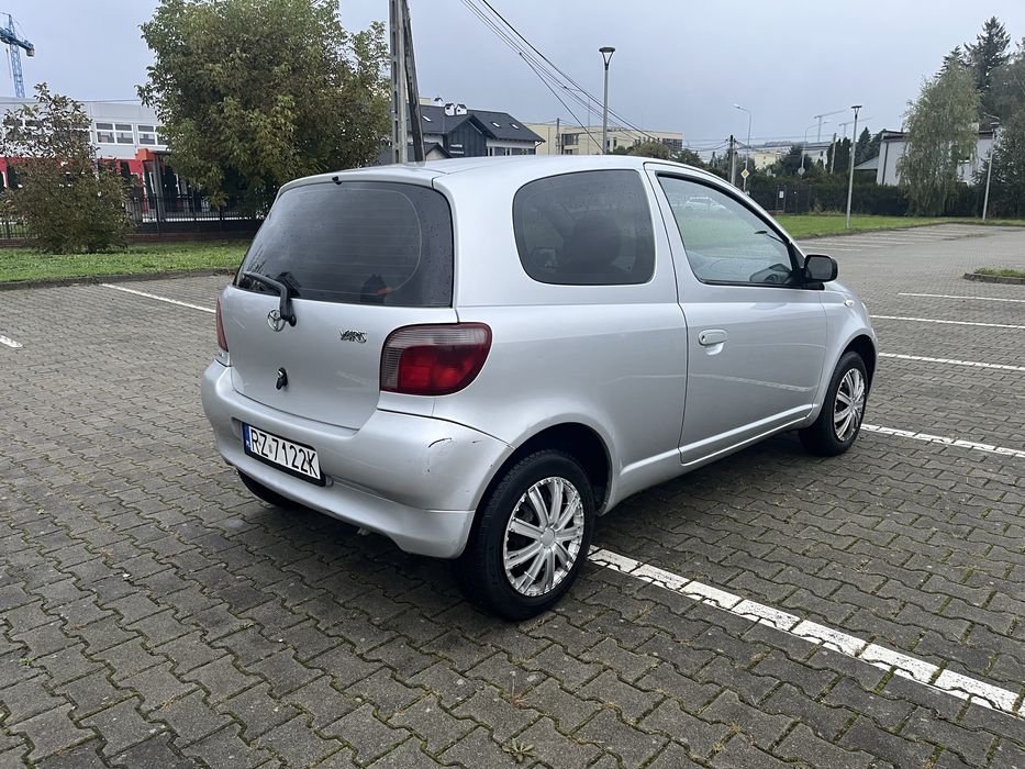Toyota Yaris 1.0 benzyna 2000r