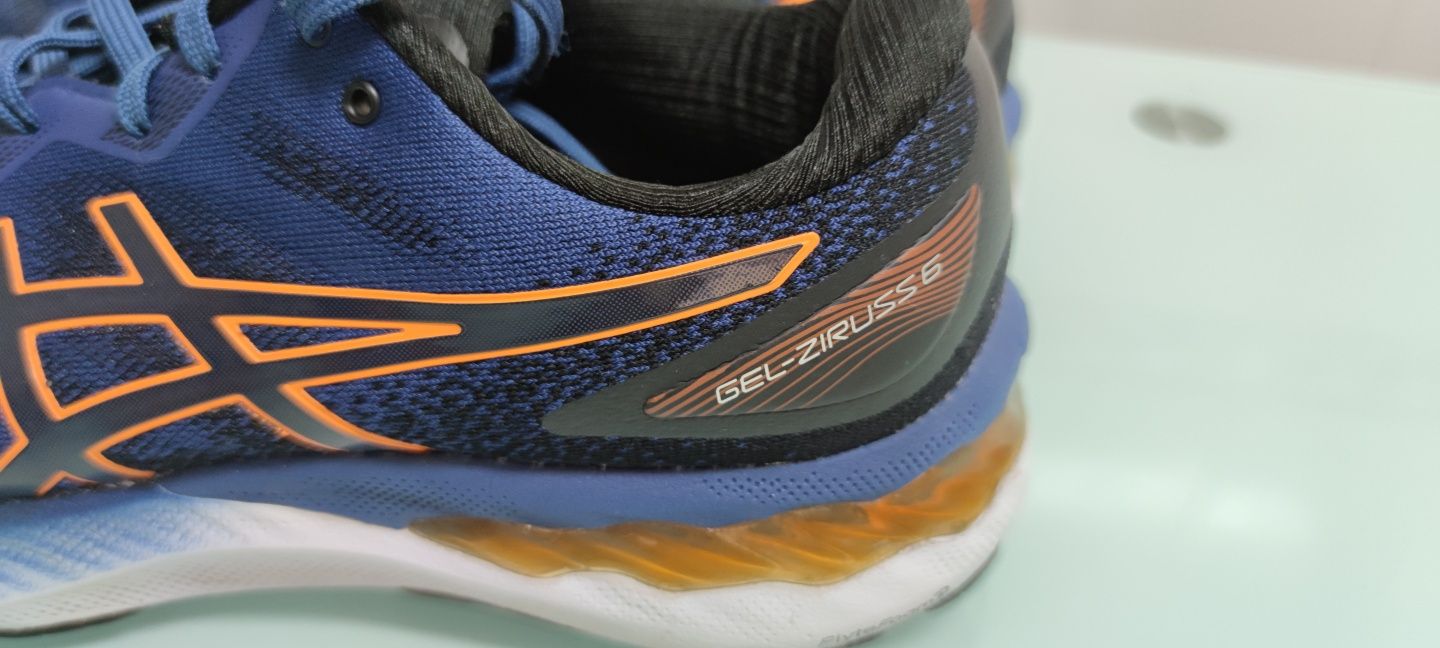 Tênis ASICS  Tam. 42.5