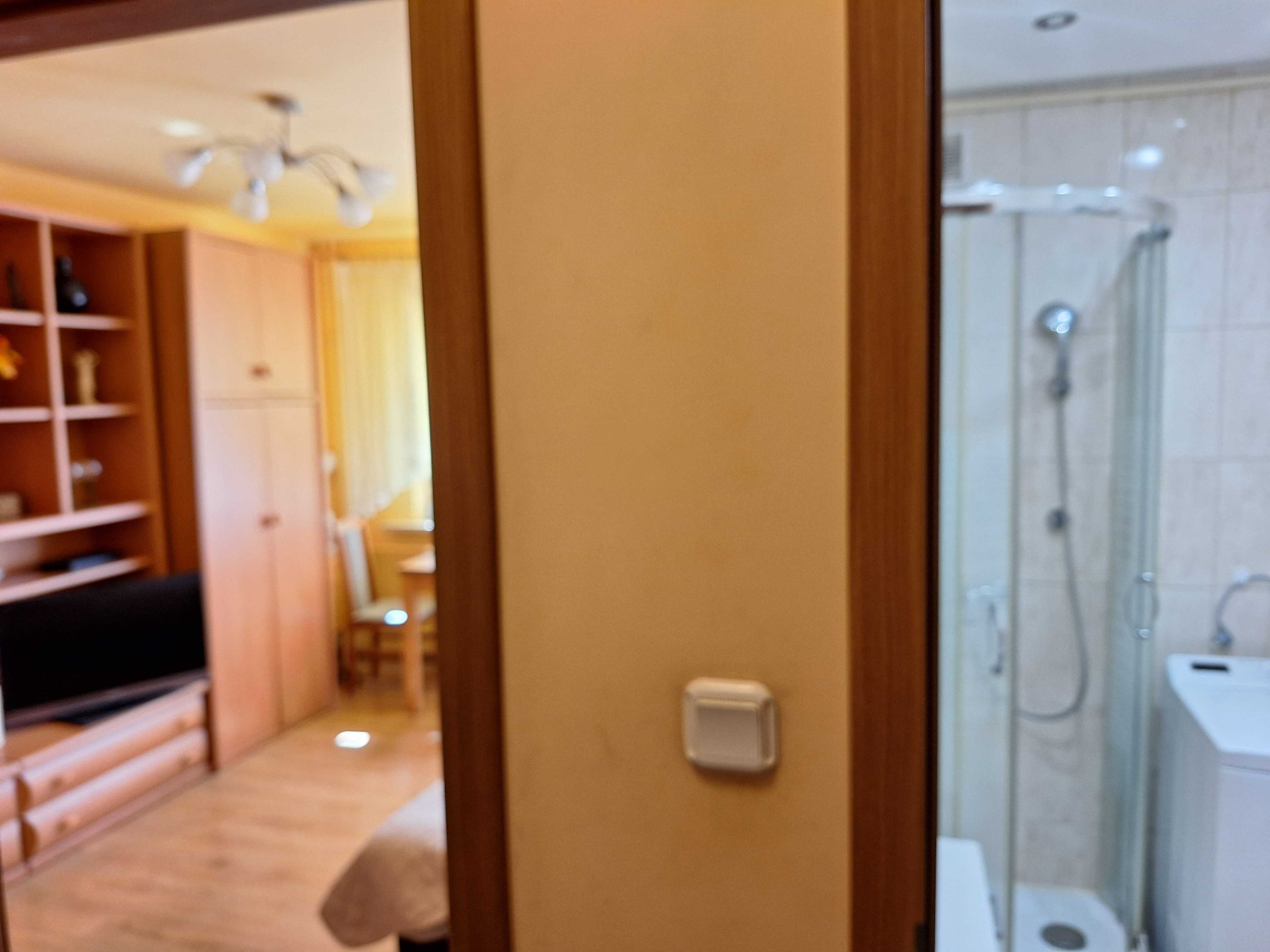 atrakcyjna jasna kawalerka balkon 25 m kw. w zieleni ul. Białowieska