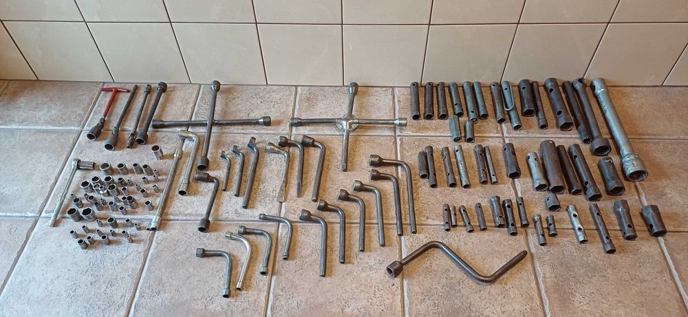 Podnośniki, siekiery ,młotki ,klucze cęgi,gwintownice,kleszcze,nożyce