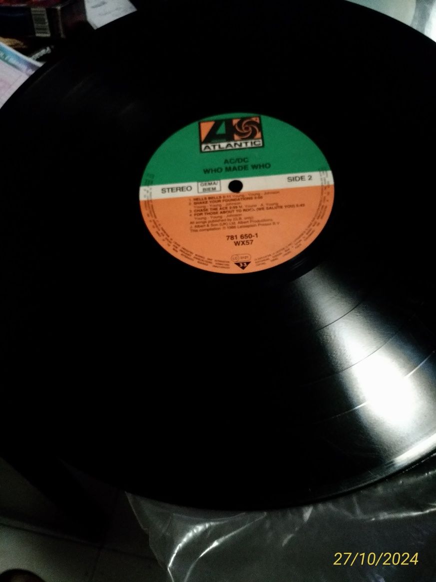 Ac/dc disco imaculado!
