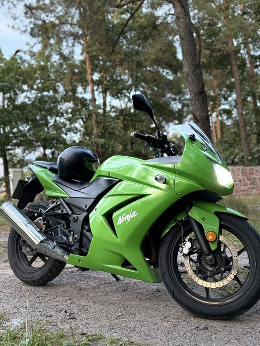 Мотоцикл Kawasaki Ninja EX 250