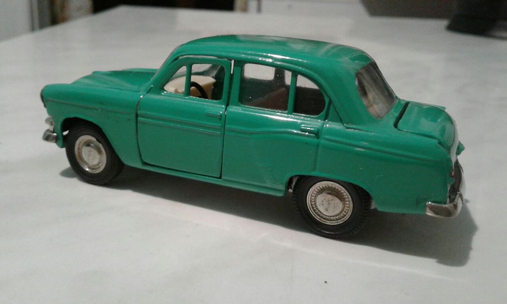 Модели, машинки СССР 1/43 МОСКВИЧ 403 А7