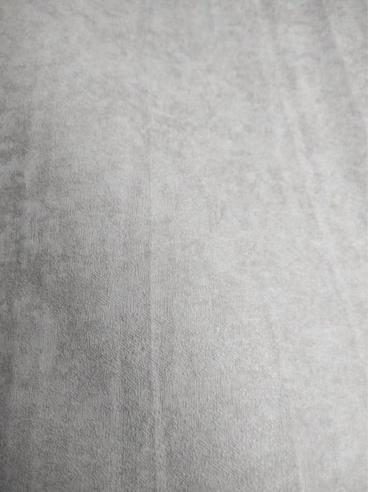 Шпалери в наявності 5 рулонів