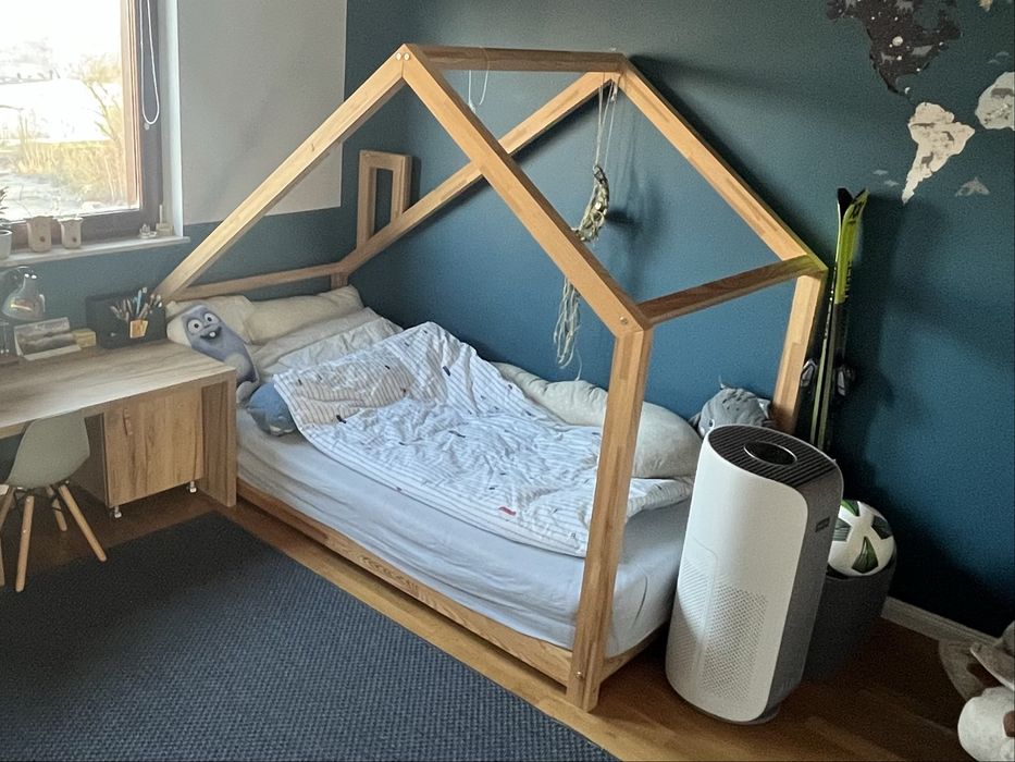 Łożeczko drewniane domek + nowy materac