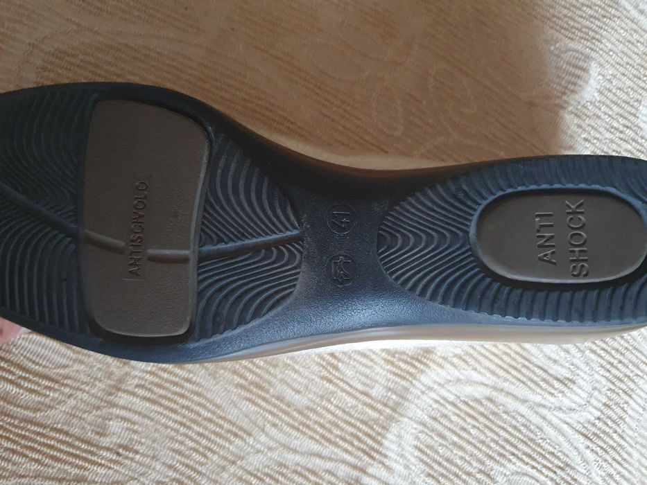 Макасіни жіночі шкіра.кросівкиПродам жіноче шкіряне ортопедичне. 3 па