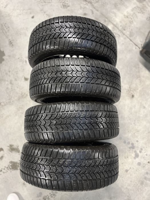 Komplet opon zimowych Dębica Frigo HP2 225/45 R17 94V + felgi stalowe