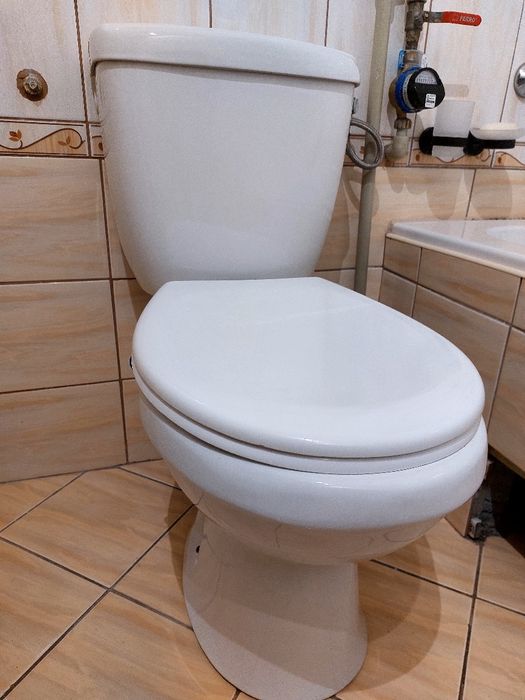 Muszla WC że spłóczka