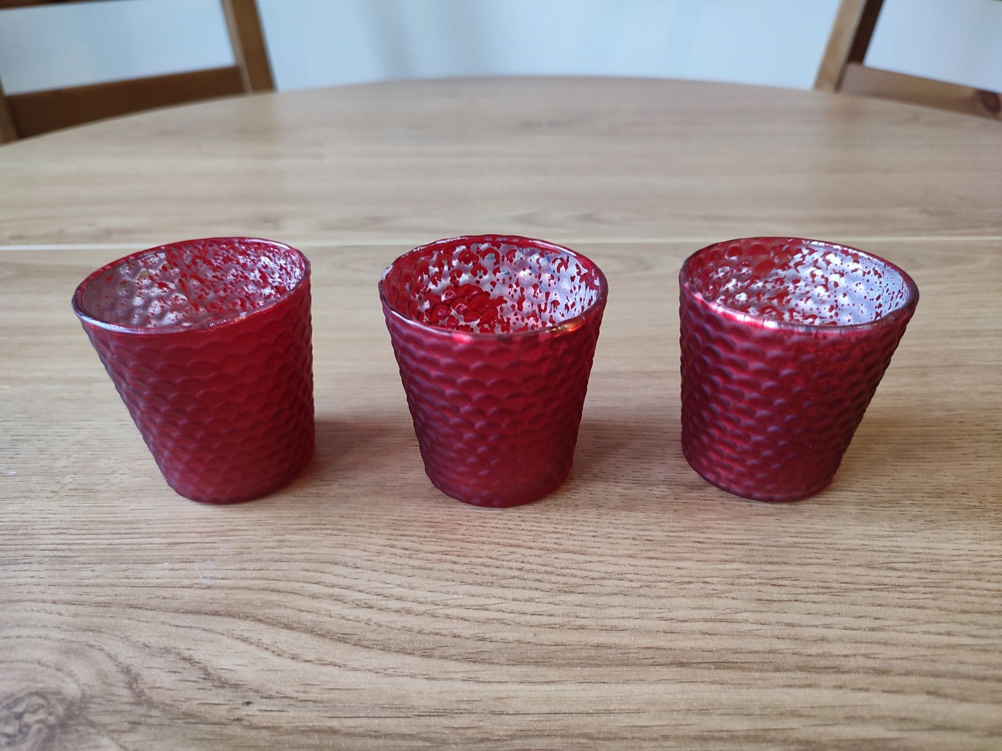 Nowe świeczniki czerwone nakrapiane na tealight-y wys. 6cm średn. 6cm