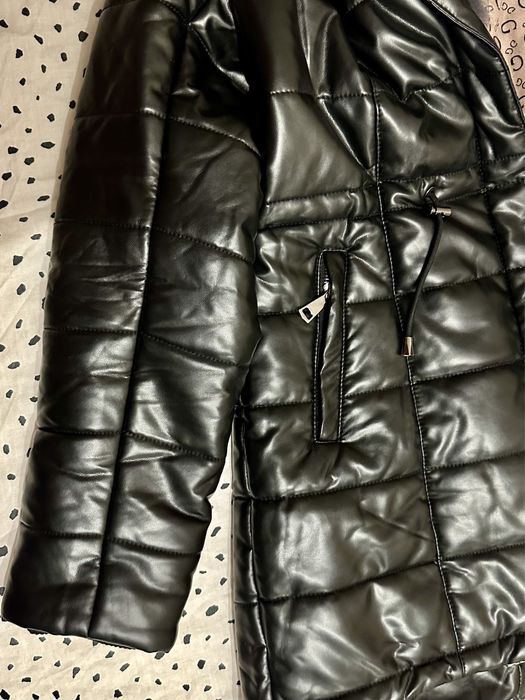 Шкіряна куртка з натуральним хутром