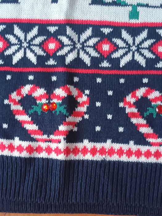 Жіночий різдвяний, новорічний светр.
Atmosphere