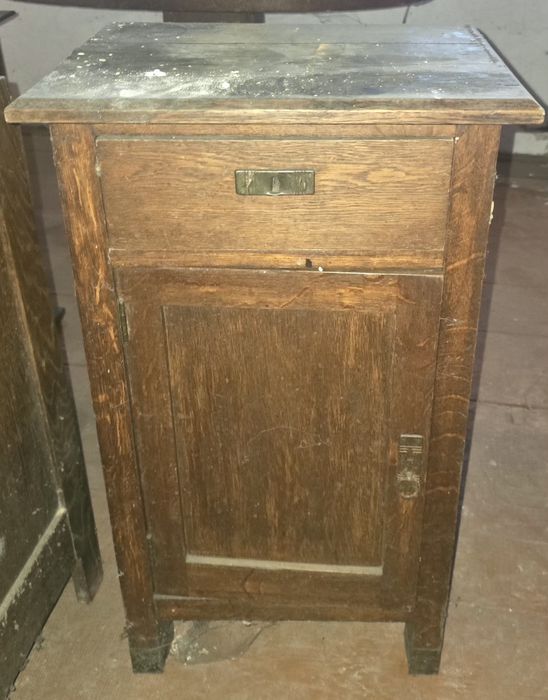 Stara szafka dębowa