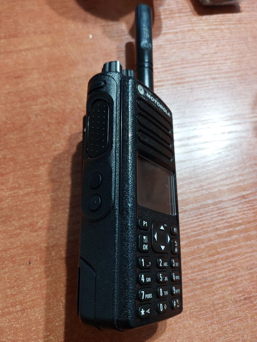 MOTOROLA DMR  DP-4800 UHF 403-527 Mhz