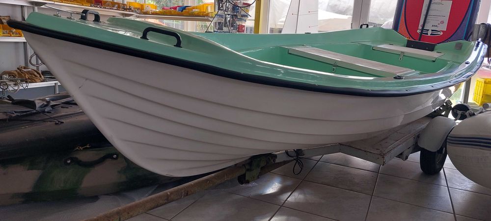 Łódka wiosłowa, lódź Emi 390