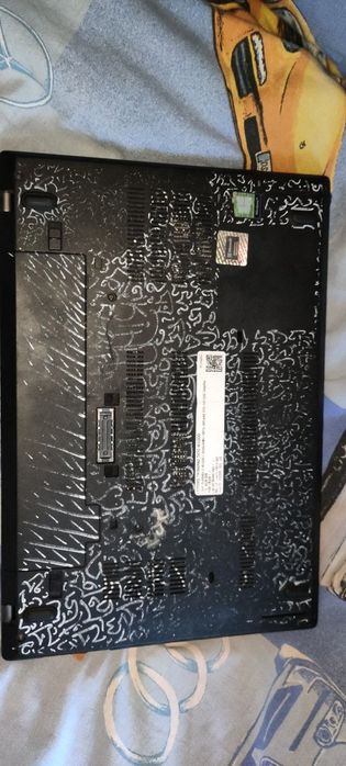 Продаю надёжный ноутбук Lenovo ThinkPad T470 в хорошем состоянии.

Отл