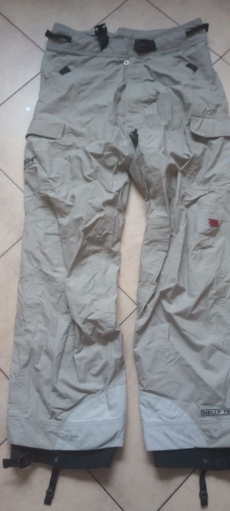 Spodnie narciarskie helly Hansen rozmiar S na ok 176 cm stan db(104)