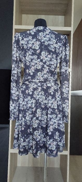 Mohito Kobieca sukienka w kwiaty z długim rękawem Rozm. XL / 42