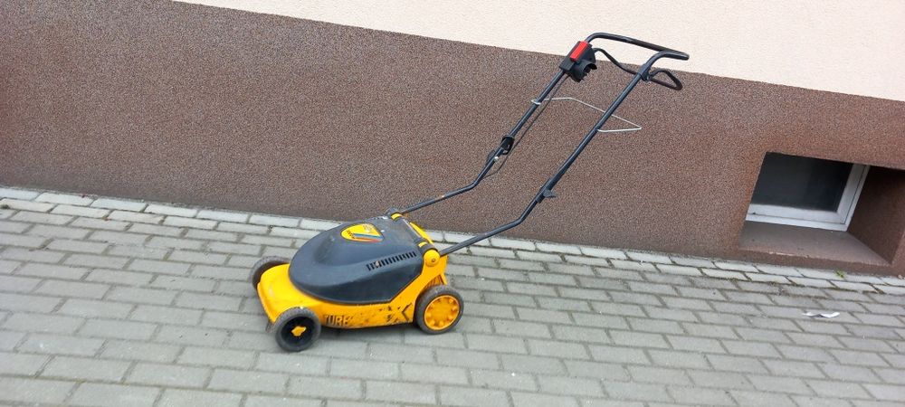 Kosiarka 230 volt.  1000 Watt.