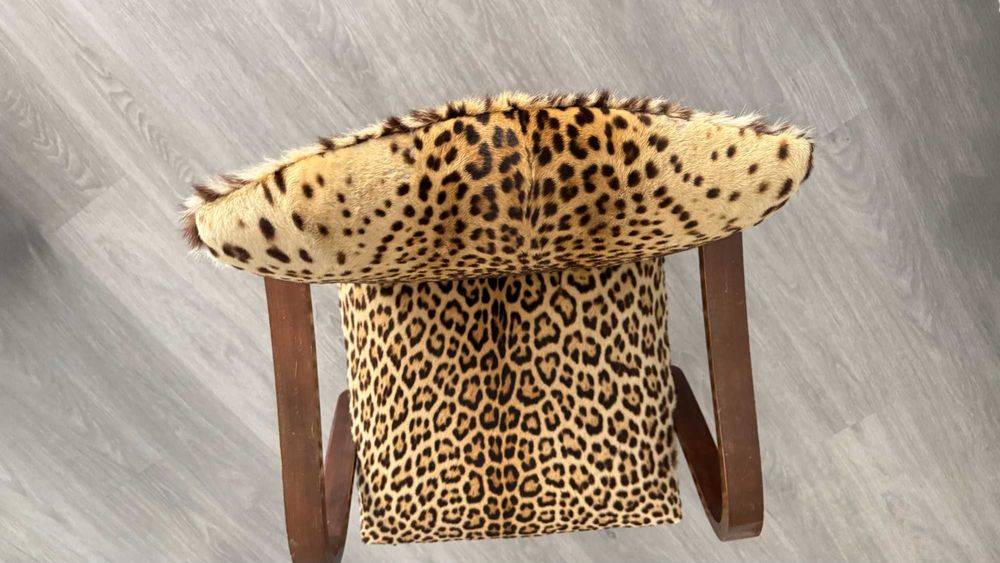Poltrona em pele Leopardo
