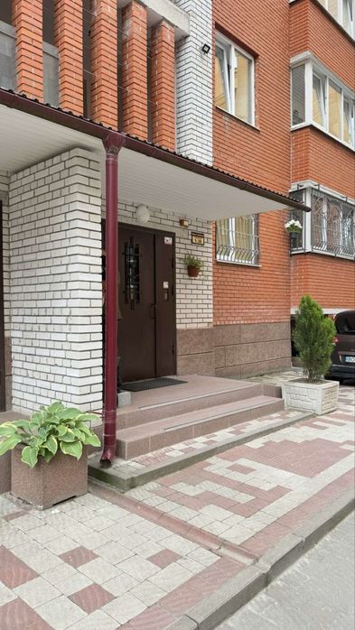 Оренда 2 км квартири з сучасними меблями і ремонтом