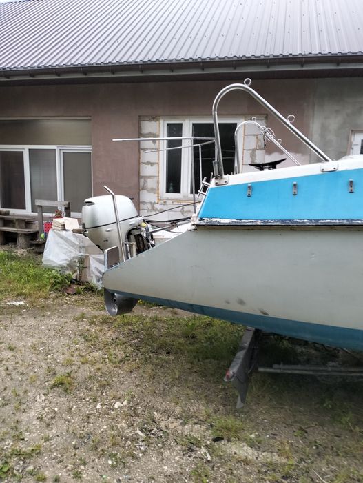 Jacht żaglowy, kabinowy