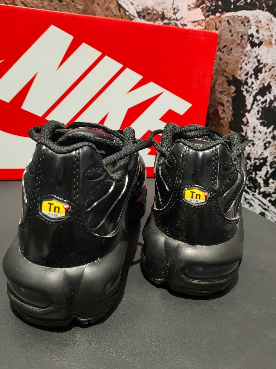 Nike Air Max Plus czarne oryginalne unisexTrampki R37