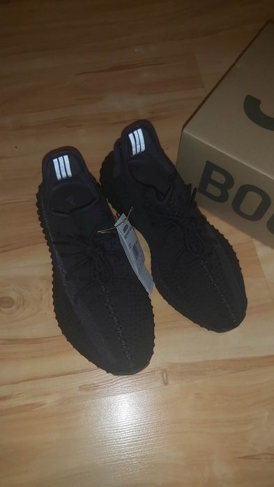 Yeezy 350 onyx v2