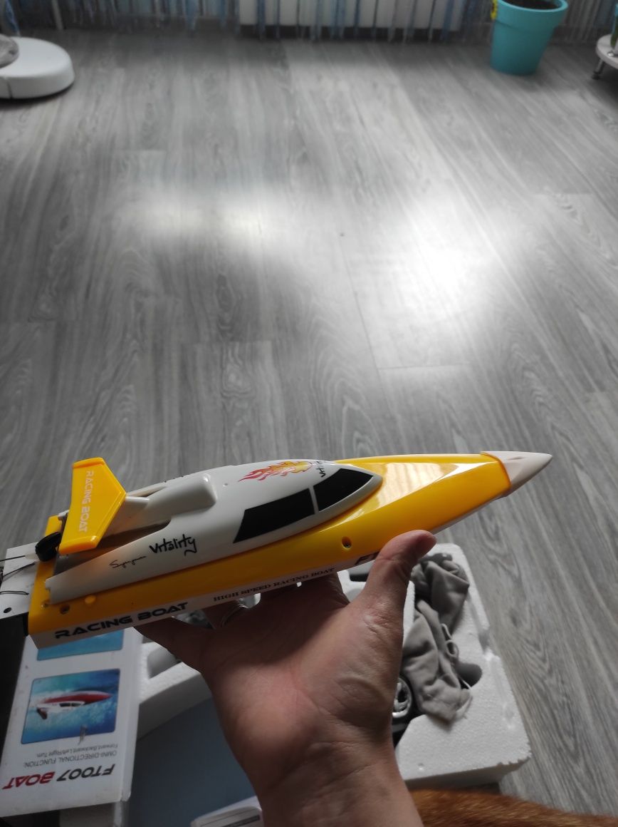 Катер на радіокеруванні RC racing boat ft007