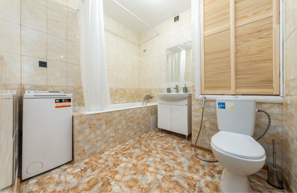 3к квартира в центрі Києва-бул.Лесі Українки 24, м.Печерська