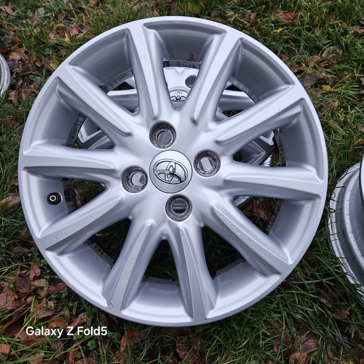 Alufelgi 15 Toyota Aygo 4x100 ET35, 4,5jx15" Oryginalne