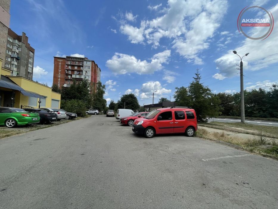 Без комісії. Фасадне приміщення під любий вид бізнесу--і