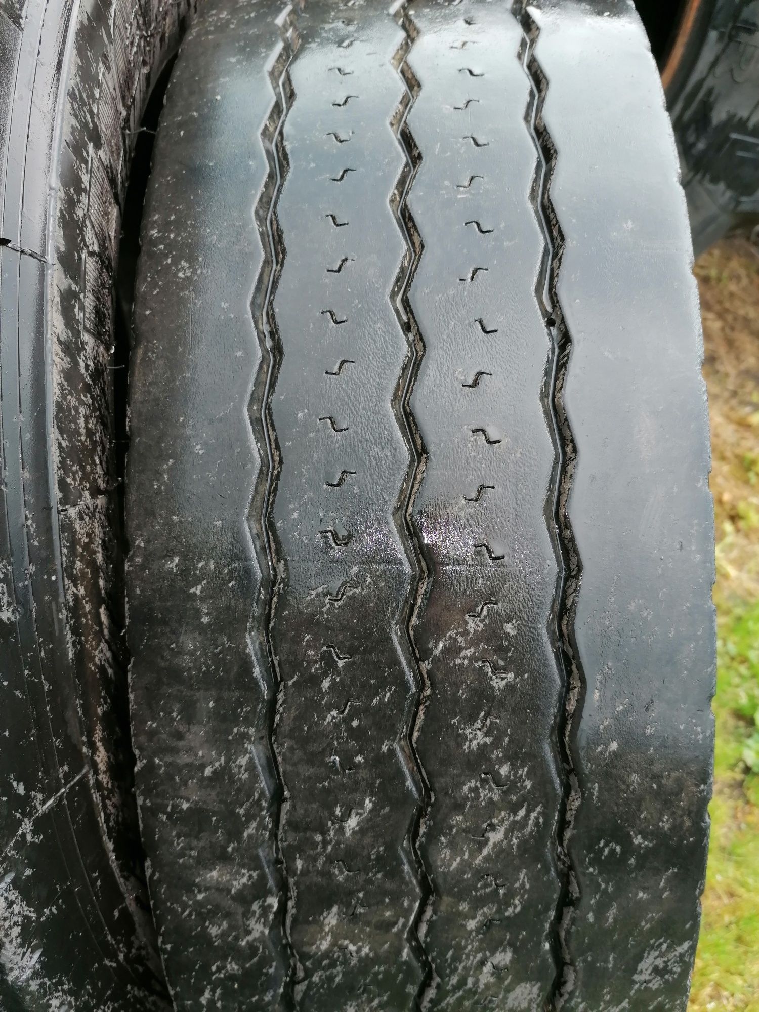 Opony 245/70r19.5 j