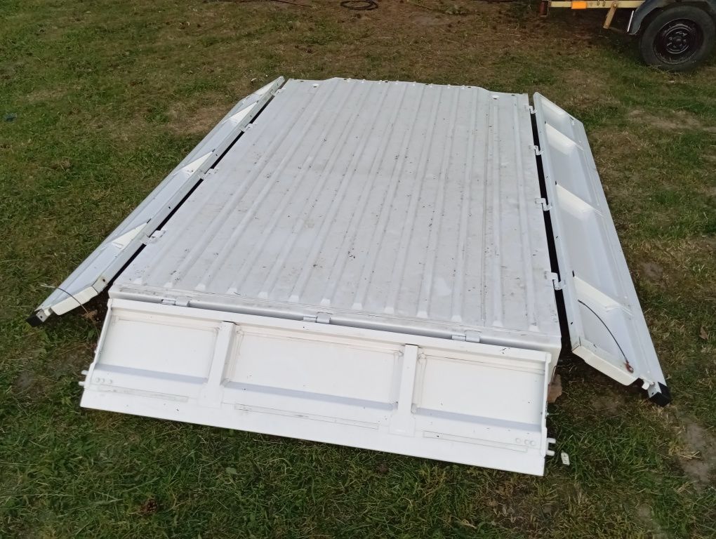 Paka skrzynia przyczepka światła burty podłoga pickup projekt