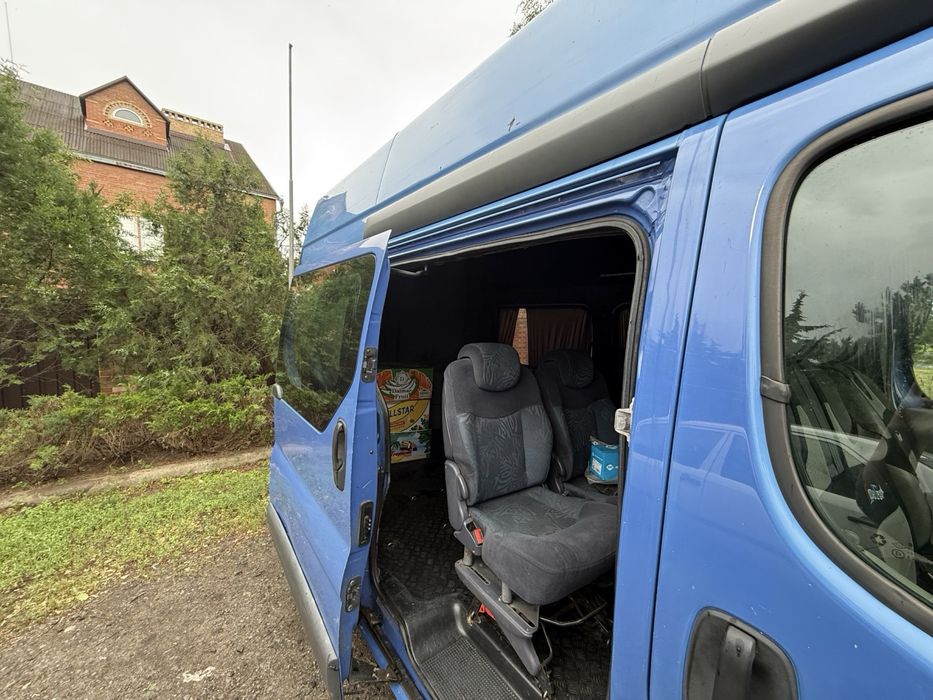 Продам опель виваро