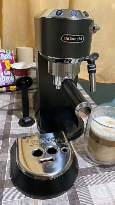 Кофемашина DeLonghi в отличном состоянии