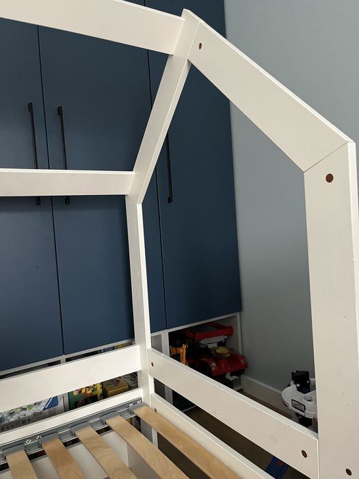 Łózeczko domek drewniany biały z szufladą plus materac łóżko 80x160