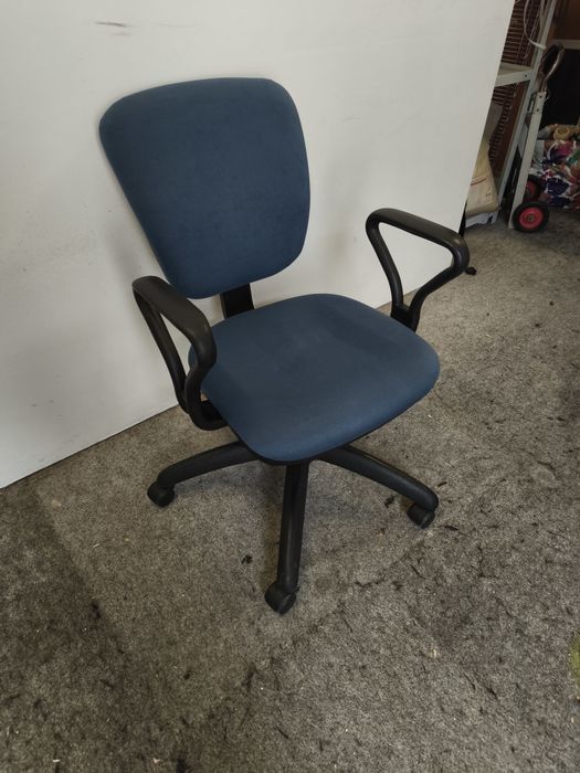 Krzesło DOWÓZ GRATIS transport obrotowe biurowe granatowe niebieskie