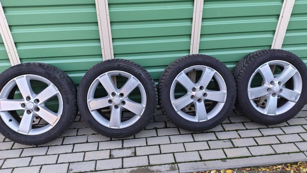 Opony z alufelgą R17 całoroczne