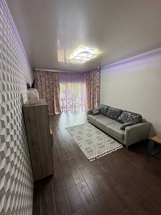 Здається 2 кімнатна квартира 62 м2