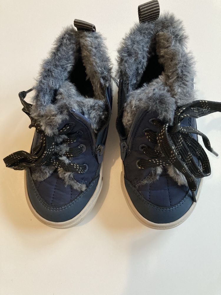 Granatowe buty buciki ZARA z lekkim ociepleniem 24