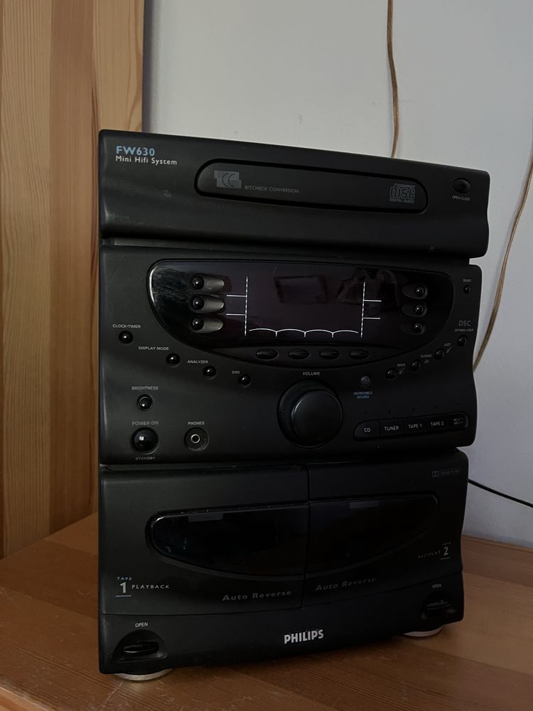 wieża stereo Philips z głośnikami