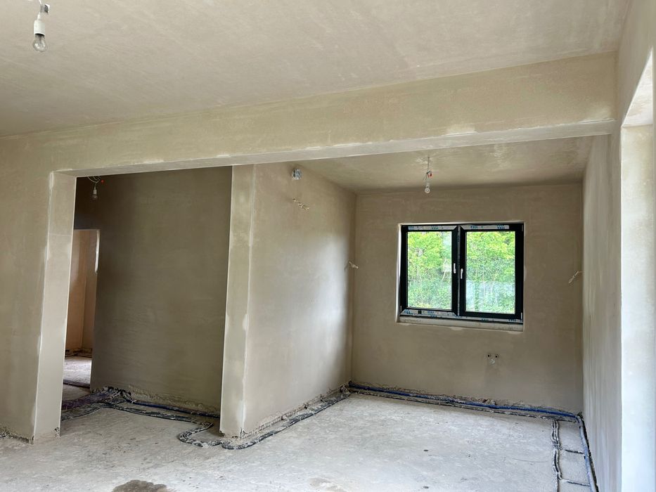 Profesjonalne tynki maszynowe – szybko, równo, solidnie!