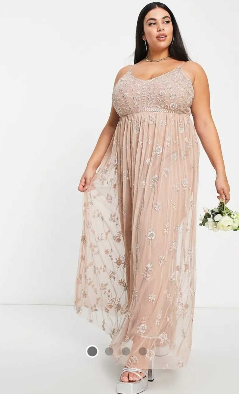 Vestido com brilhantes novo com etiqueta