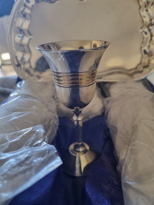 Conjunto de 6 cálices+ prato