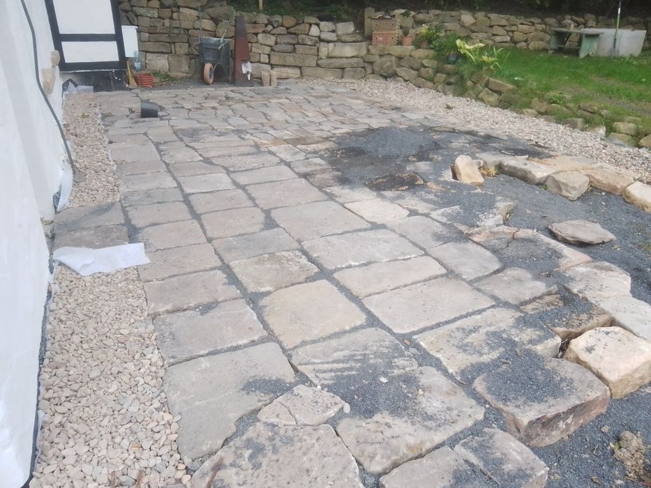 Kamień ścieżkowy płytki chodnikowe z piaskowca poniemieckiego