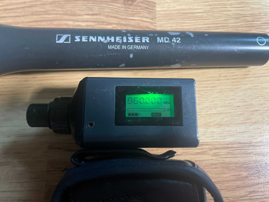 Мікрофон Sennheiser MD 42 і передавач SKP100 G2 Plug On Transmitter