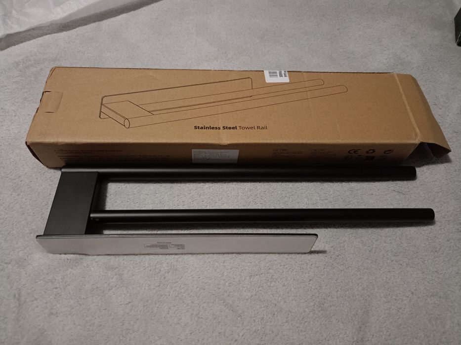 Samoprzylepny naścienny wieszak na ręczniki podwójny słupek