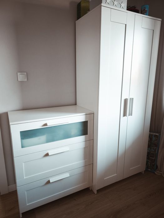 Meble białe Ikea Brimnes szafa komoda