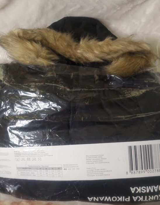 1zł Wysyłka Płaszcz 44-46r XXL  pikowany z kapturem z futerkiem NOWA